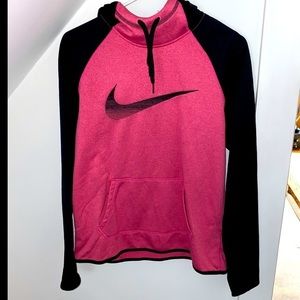 Nike Therma-Fit Sweatshirt•Medium•Like New
